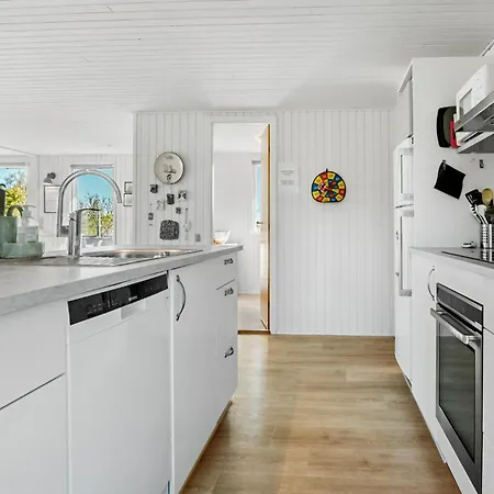 Holiday home 3 Bedroom Beautiful In Brenderup Fyn *