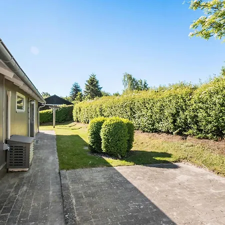 3 Bedroom Beautiful In Brenderup Fyn Vedelshave